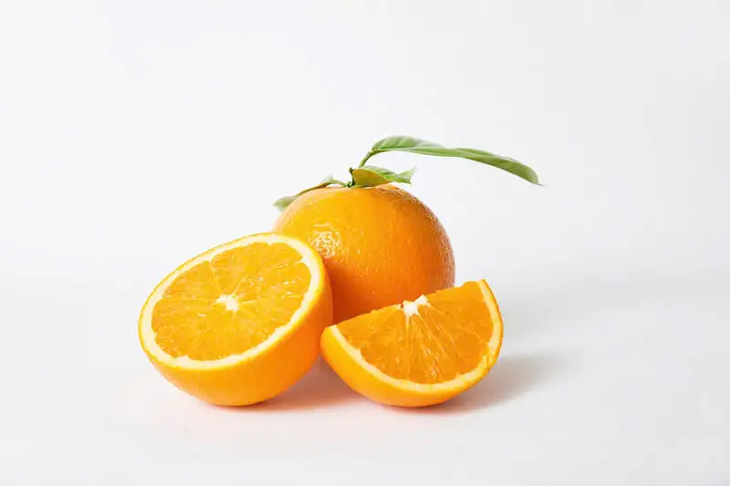 Thức ăn chứa nhiều Vitamin D: Cá hồi, nấm, nước cam