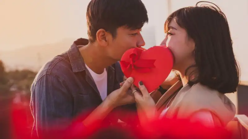 1000 câu hỏi cho người yêu: Bí quyết gắn kết tình yêu sâu sắc