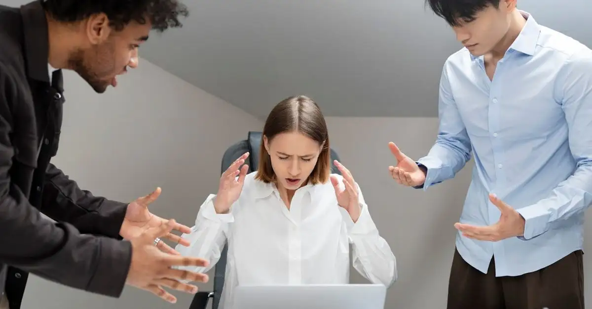 Làm thế nào để đối phó với môi trường làm việc độc hại