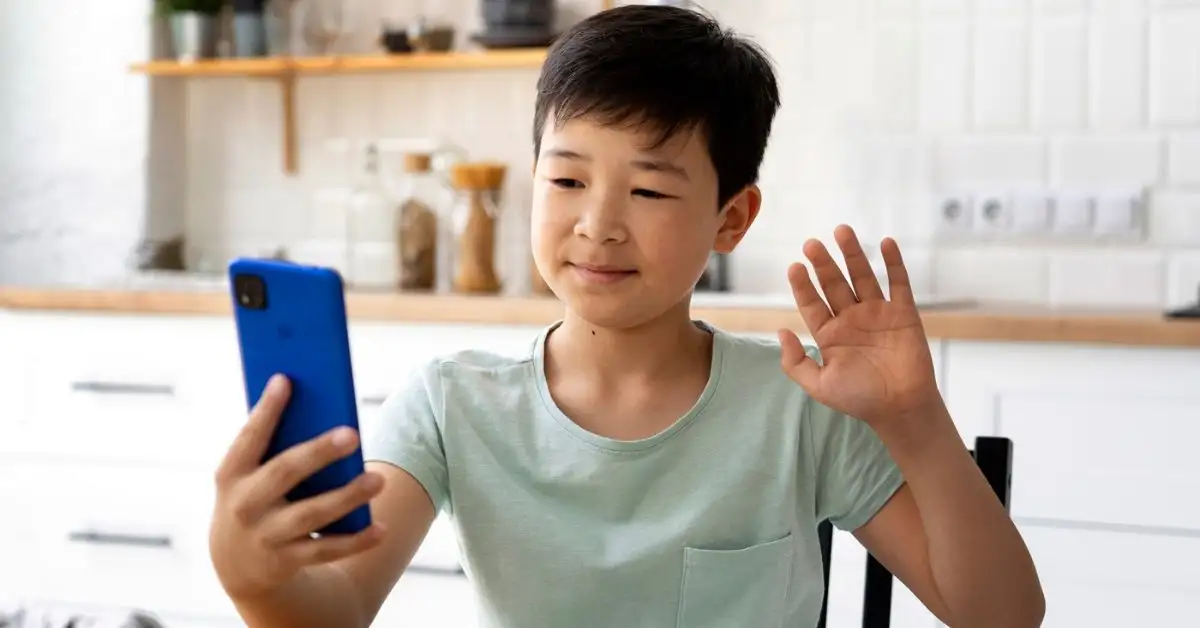 Làm thế nào để bảo vệ con bạn khỏi sự tiêu cực trên mạng xã hội