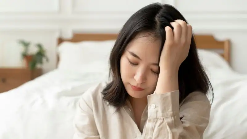 Tại sao bạn tỉnh giác lúc 3 giờ sáng và làm thế nào để ngủ lại?