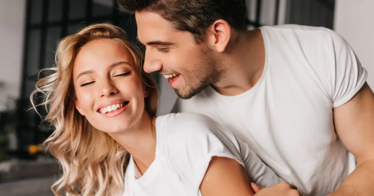Cách tán tỉnh đúng và sai: Bí kíp thu hút và lỗi cần tránh