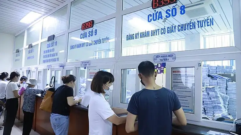 Khi nào khám chữa bệnh trái tuyến được BHYT chi trả đầy đủ?