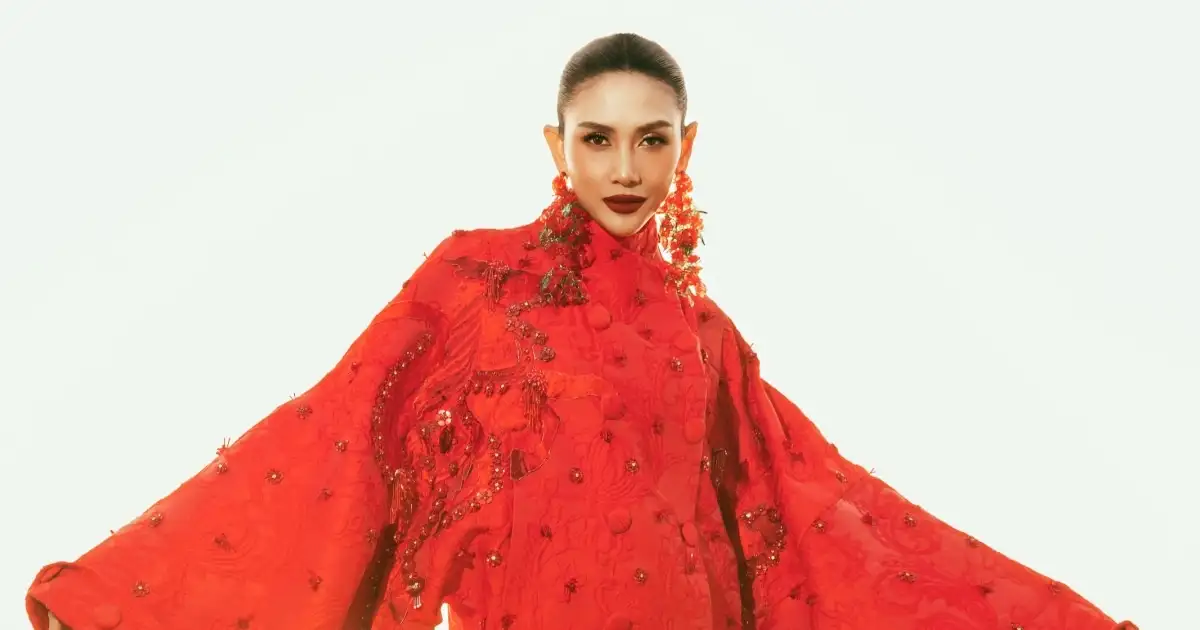 Siêu mẫu Võ Hoàng Yến khoe chân dài 1,1m, tỏa sáng trên sàn diễn Hong Kong