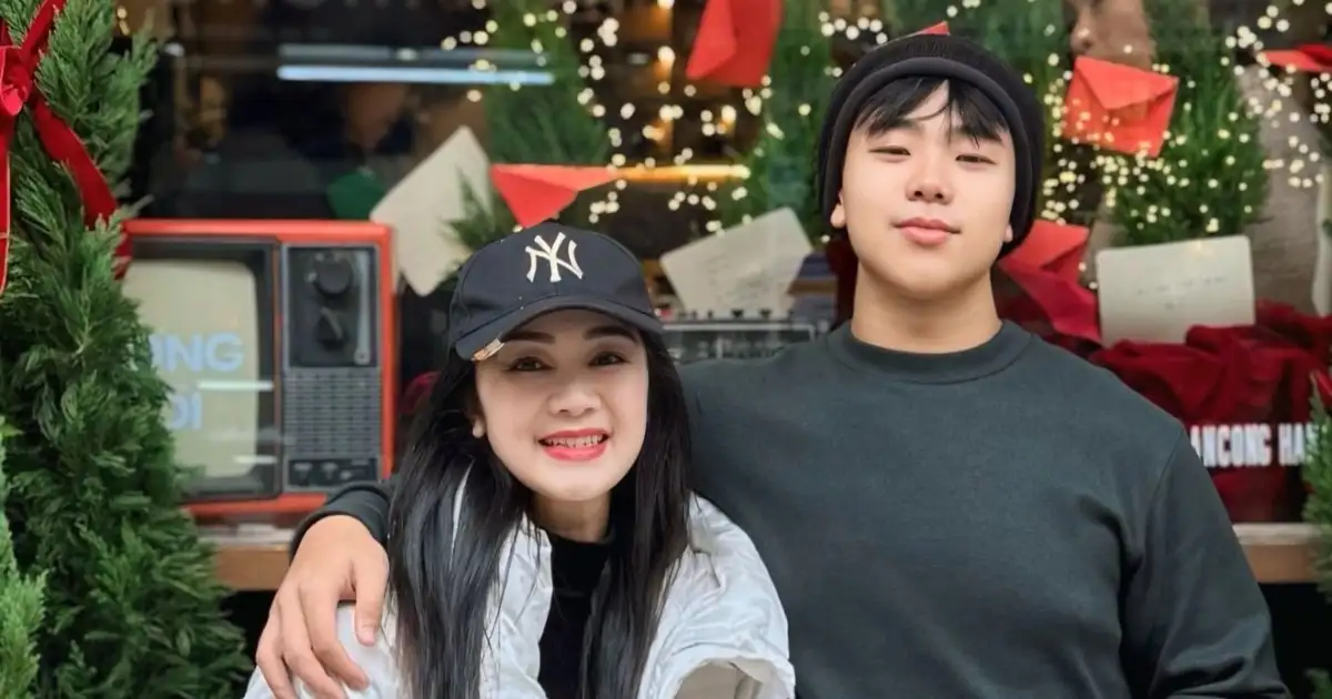 NSND Thu Hà khoe con trai cao như người mẫu, kể về cuộc sống tuổi U60